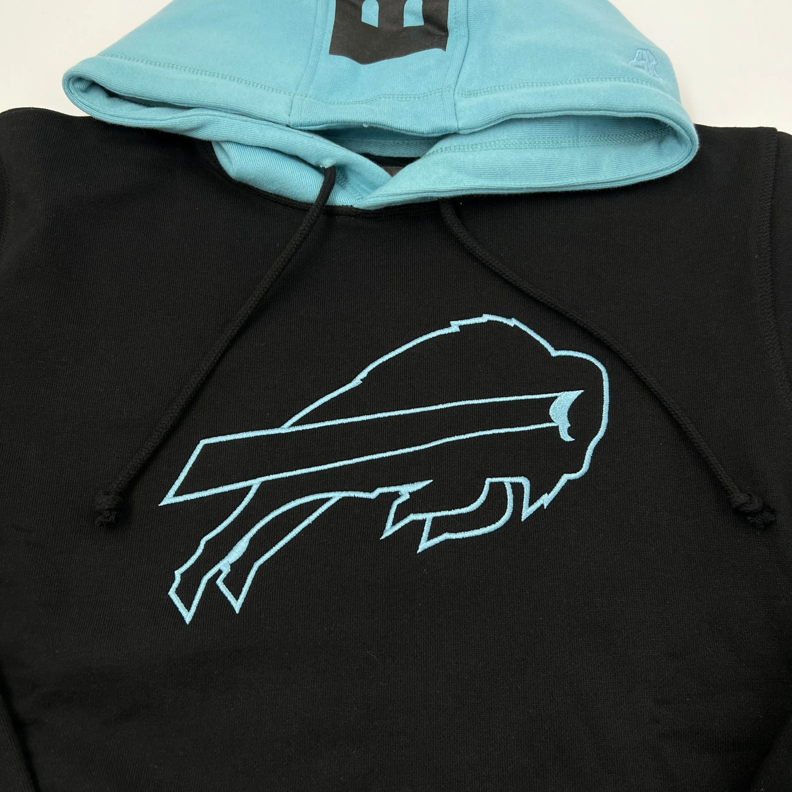 New Era Bills Black & Light Blue Charging Buffalo Hoodie