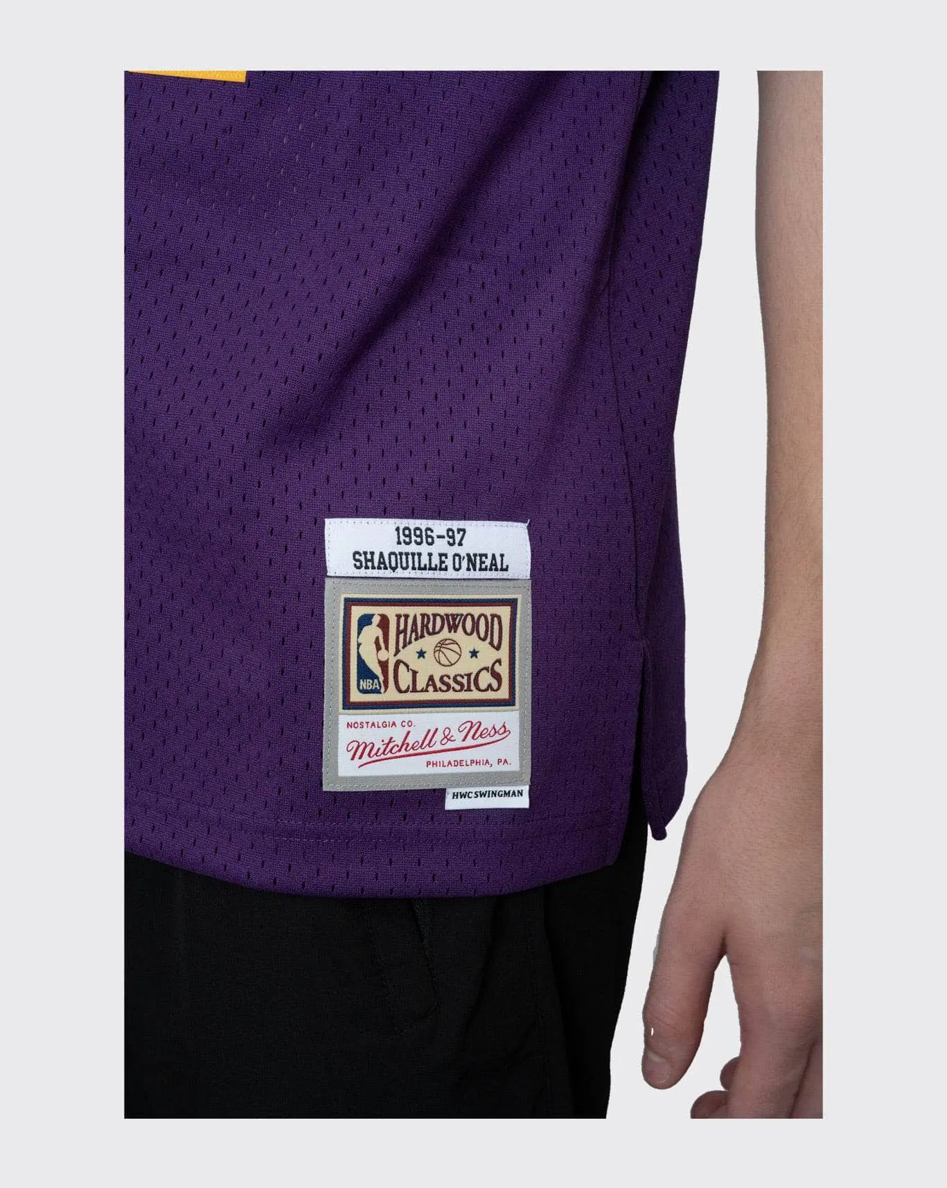 mitchell and ness lakers shaq swingman jersey