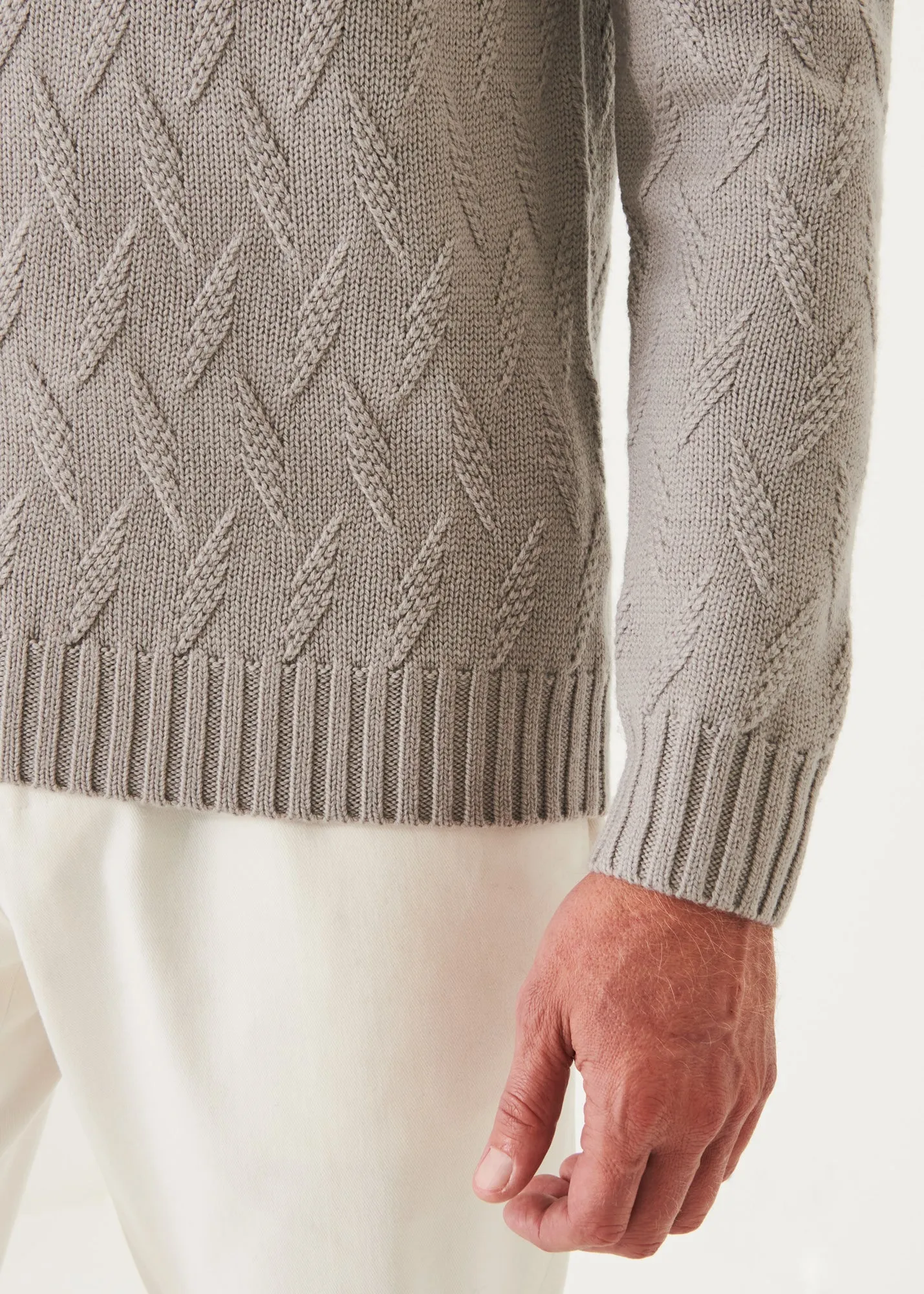 CHEVRON TURTLENECK