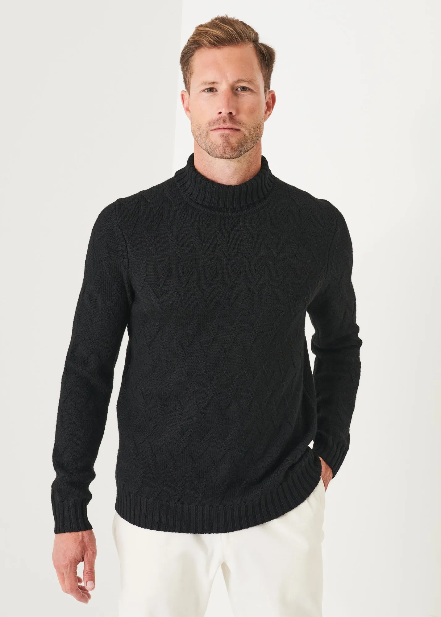 CHEVRON TURTLENECK