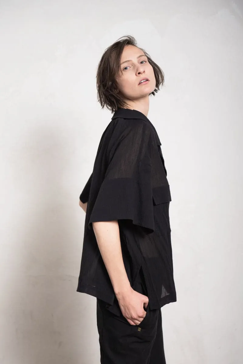 Forme d'Expression | DS044 Boxy Camp-Collared Shirt | Elegante, weite Damenbluse aus Baumwolle in schwarz